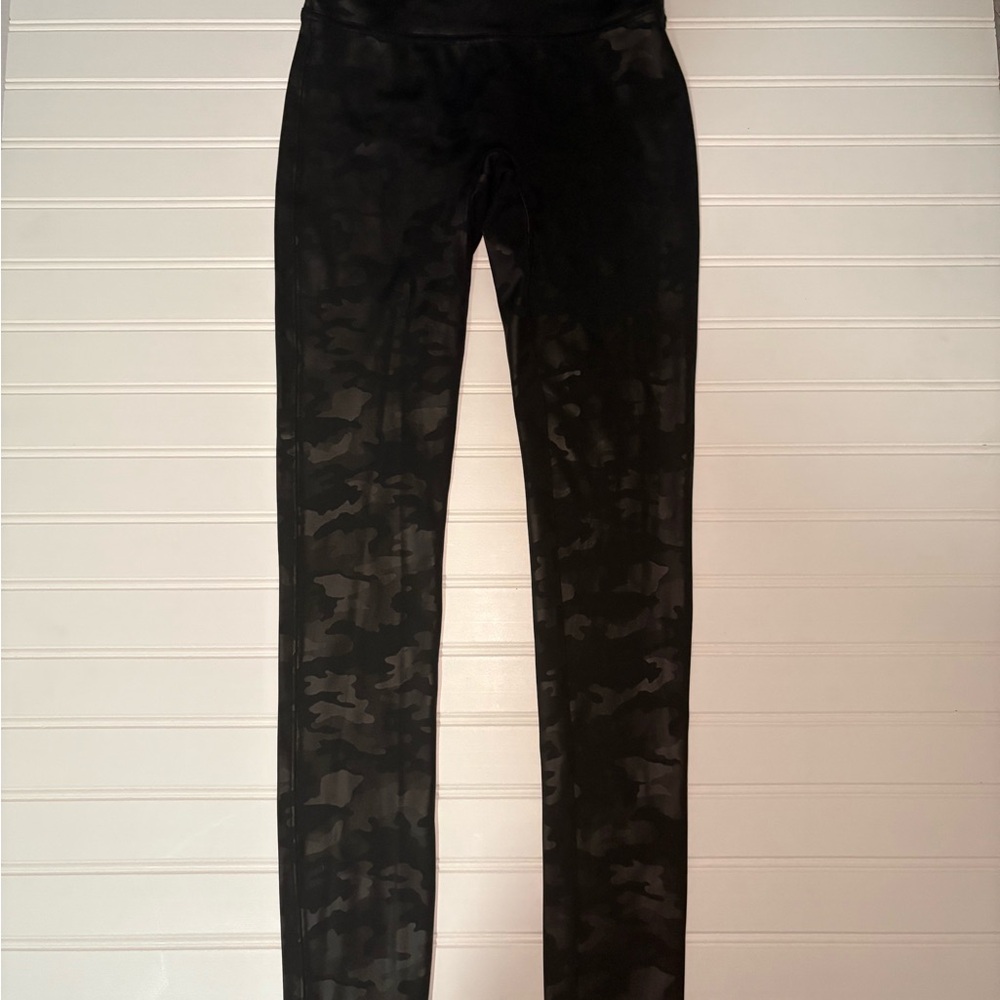 Spanx small Black Camouflage Leggings